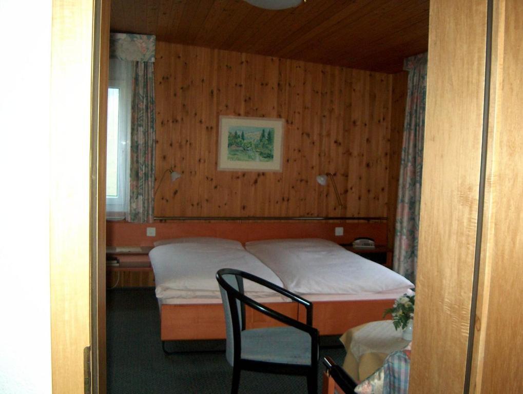 Hotel Restaurant Cristal Braunwald Quarto foto